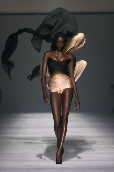 Look 39